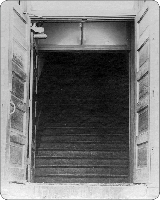 4-ItalianHall_Door.tif