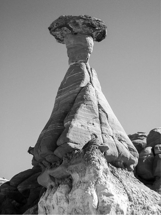 fig%2017-5--Toadstool_at_Grand-Staircase_Escalante_badlands.jpg