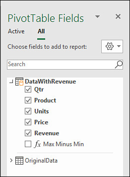 The Max Minus Min field shows up in the PivotTable Fields panel, but it is not selected.