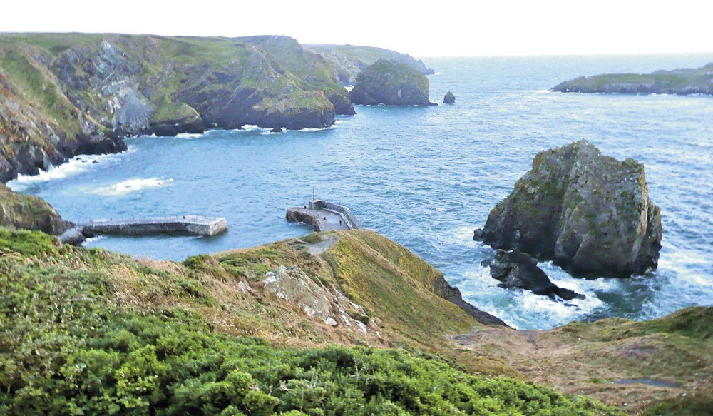 Path from house to harbour.jpg