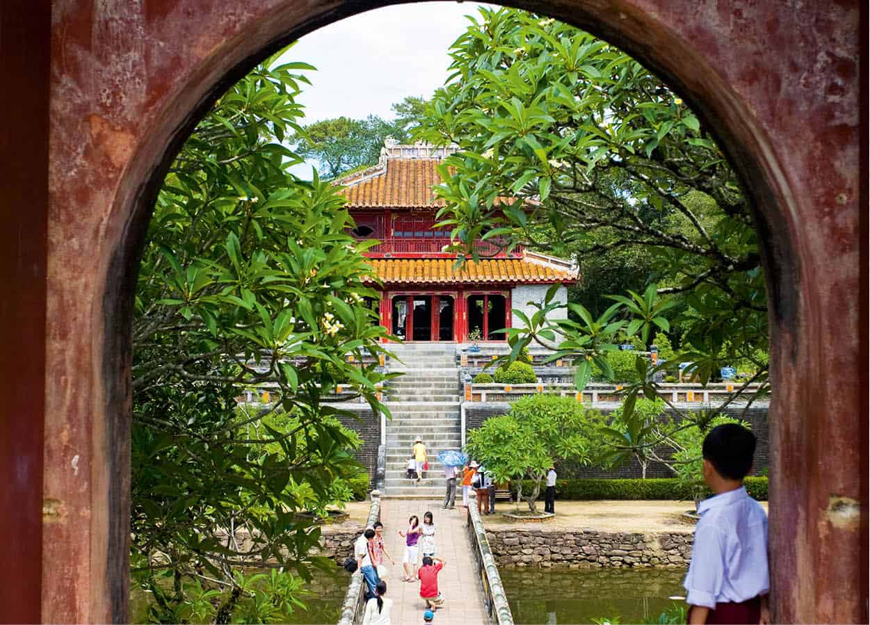 08VN_ArHue_MinhMangTomb_01_Vietnam_EC.jpg