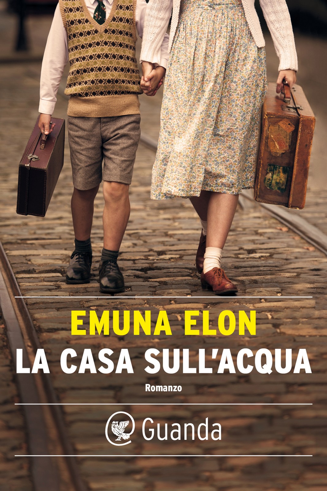 Copertina di La casa sull'acqua di Emuna Elon. Ugo Guanda Editore