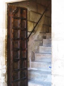 ascending stairway to the upper gallery