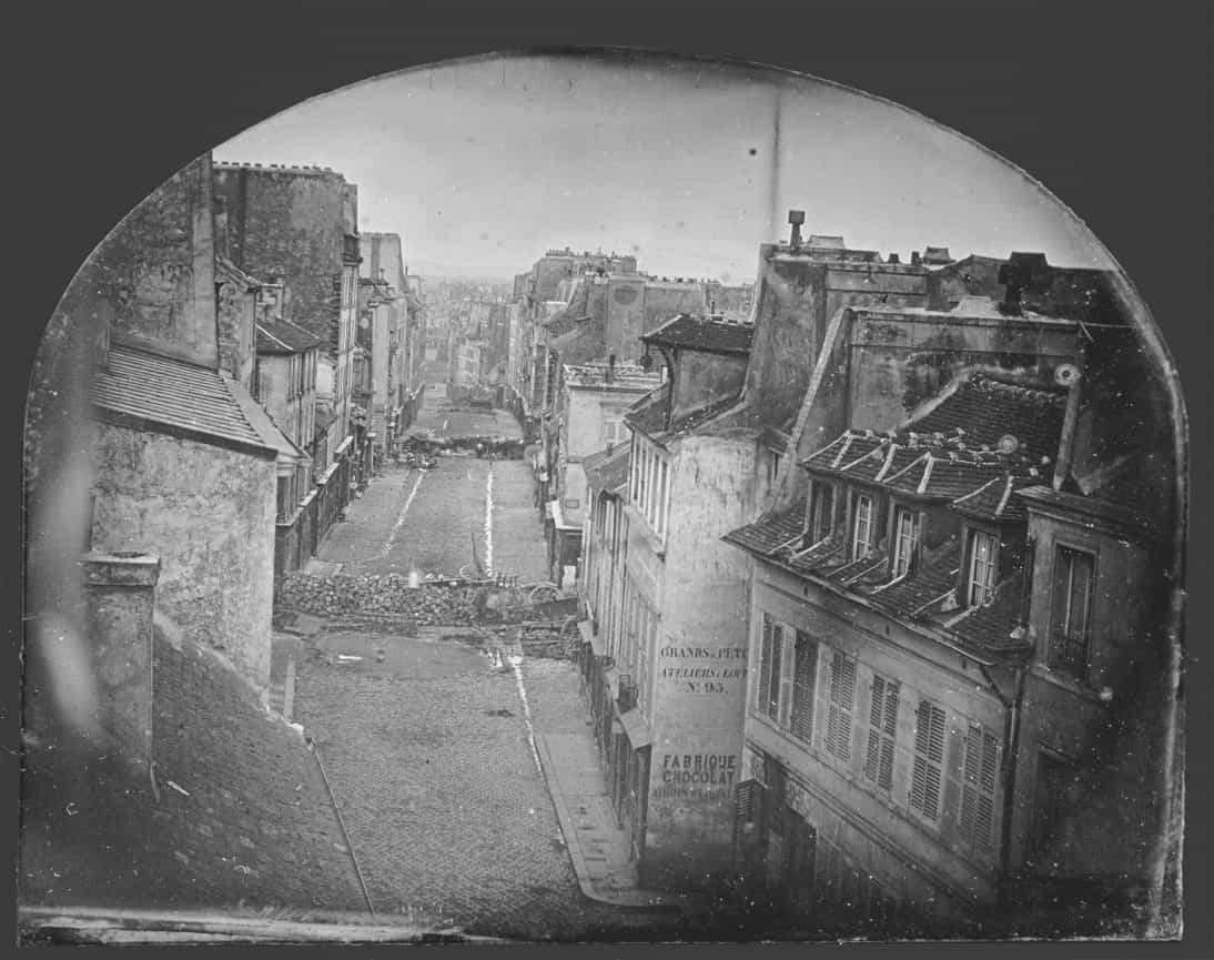 Illustration. Barricade de la rue Saint-Maur avant l’attaque, le 25 juin 1848 à 7 heures du matin