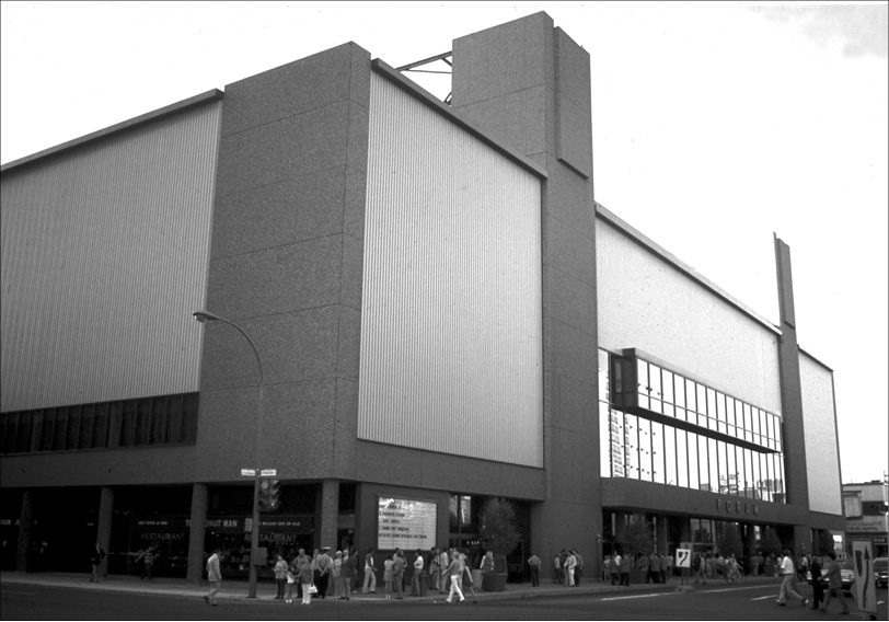 S03_montreal_forum01.jpg