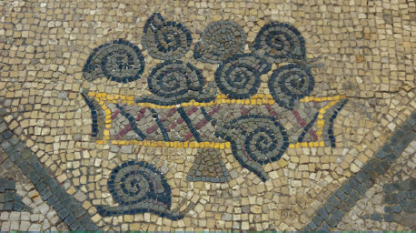 Aquileia, Basilica: Cripta dei Scavi, mosaic floor, snails (detail).