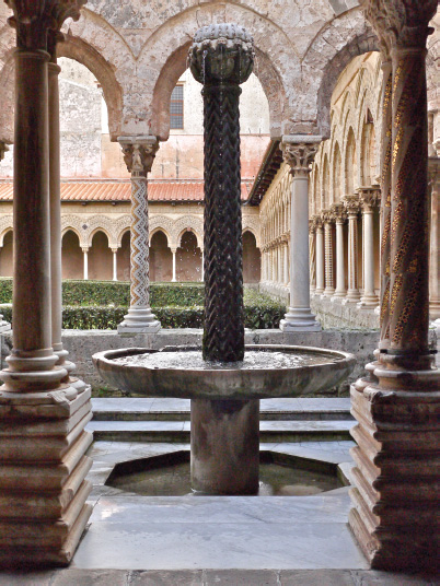 Cathedral: fountain in the cloister, late 12th century.