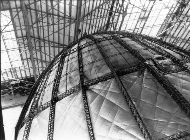  The Hindenburg under construction; its pillowy gasbags are visible here. Their protective wiring would later prove menacing. © ARCHIV DER LUFTSCHIFFBAU ZEPPELIN GMBH, FRIEDRICHSHAFEN