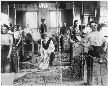 3.13 Black Country chain-makers, postcard, 7 August 1911