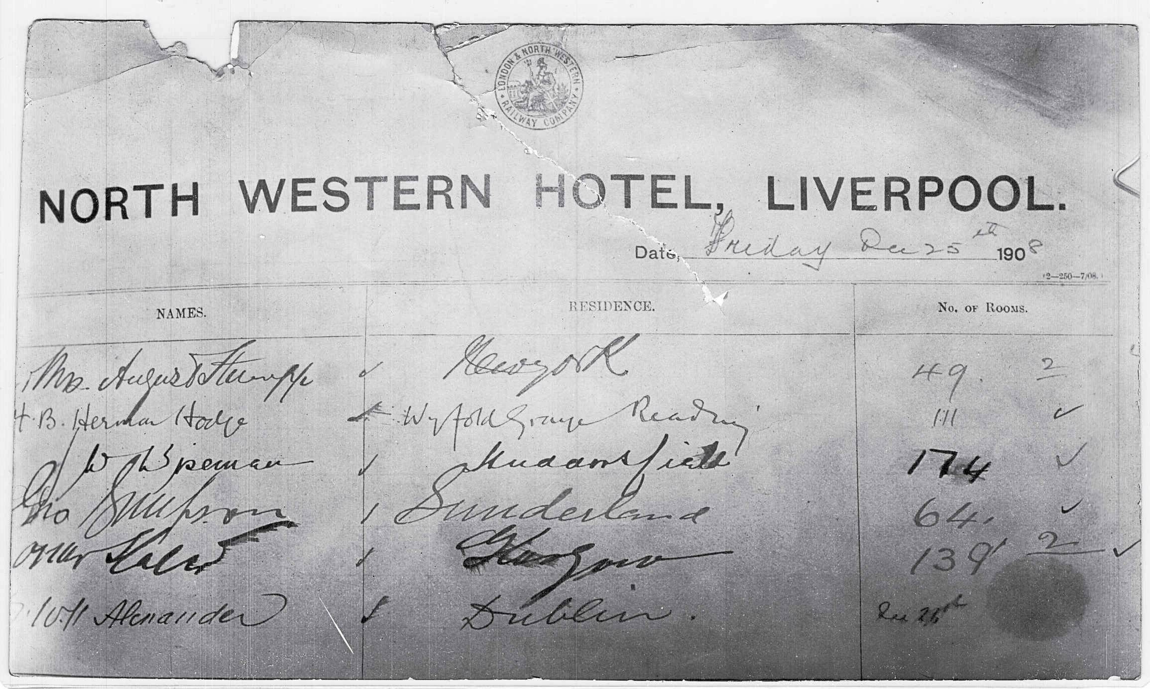 Hotel register signed on the penultimate line “Oscar Slater, Glasgow”