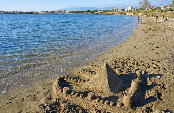 Um Povljana finden sich viele Sandbuchten, ideal für Familien 