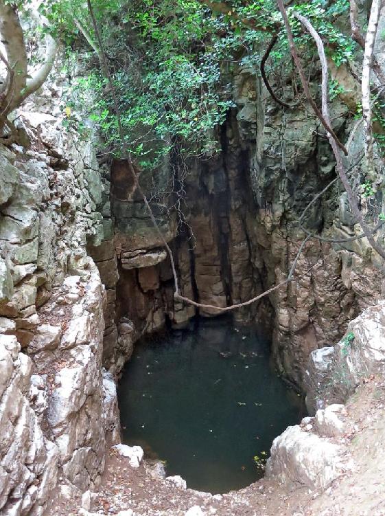 Grotte Jamina – es fehlt nur Tarzan 