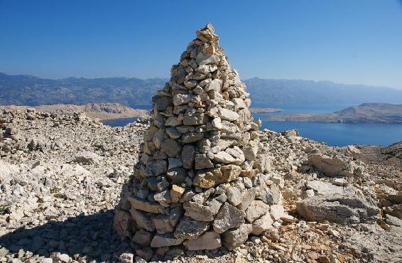 Gipfel Sv. Vid – Blick auf die Inselwelt vor Zadar und das Velebit-Gebirge  