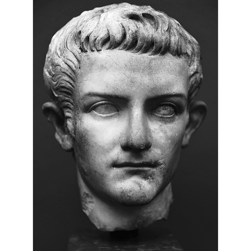 Caligola, imperatore dal 37 al 41 d.C., pare avesse deciso di mandare a morte Seneca e avesse desistito, essendo venuto a conoscenza che sarebbe comunque morto presto di malattia.