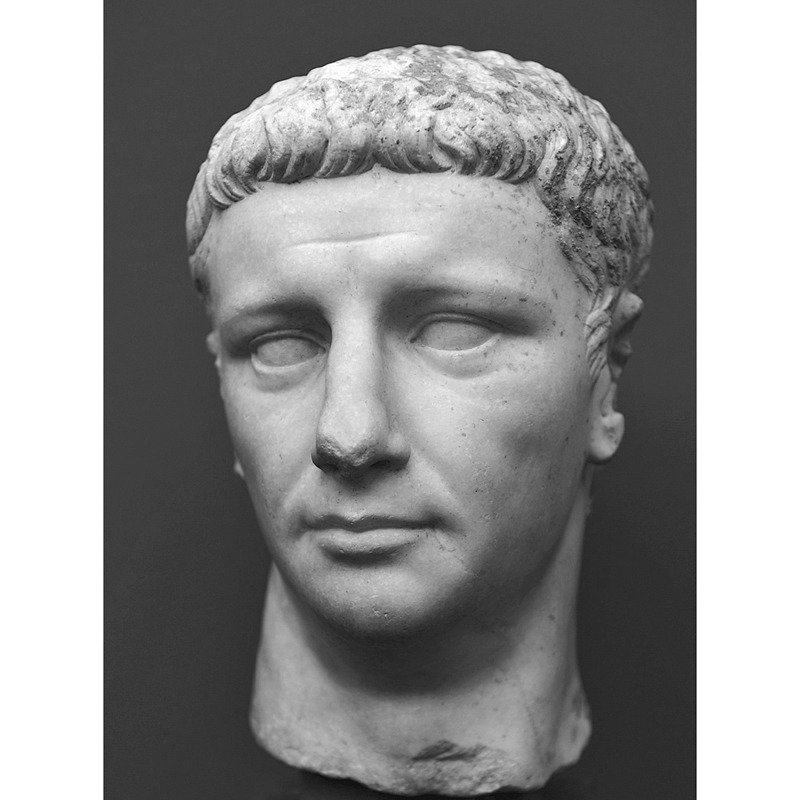 Claudio, imperatore dal 41 al 54 d.C., esiliò Seneca in Corsica per adulterio.