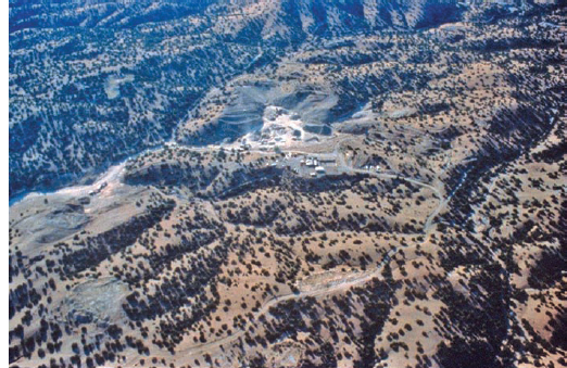 Ross Lockridge/LightHawk, Aerial View of Cerrillos Gravel Products Pit, 1998, western Galisteo Basin north of the Ortiz Mountains.