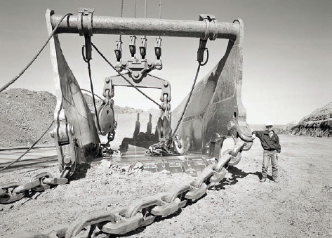 Joan Myers, Dragline, Navajo Mine, NM, 1999.