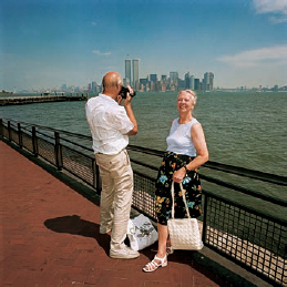 Roger Minick, Tourists on Liberty Island, 2000, from the Sightseers series.