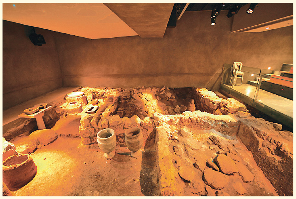  Remains of a first-century house interior in Jerusalem