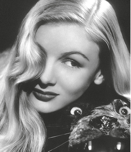 PM7N4M Veronica Lake, circa 1942.  File Reference # 31202_688THA