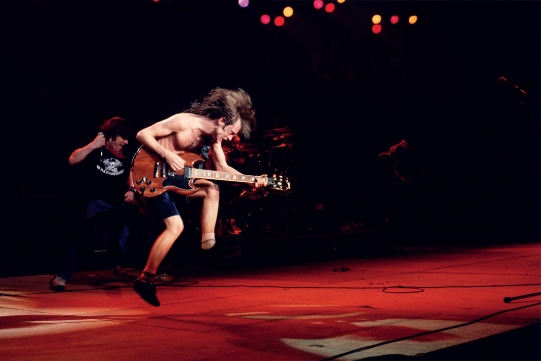 ANGUS YOUNG 1982