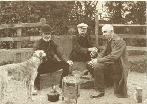 The gypsy’s parson with his friends. Photo. Fred Shaw