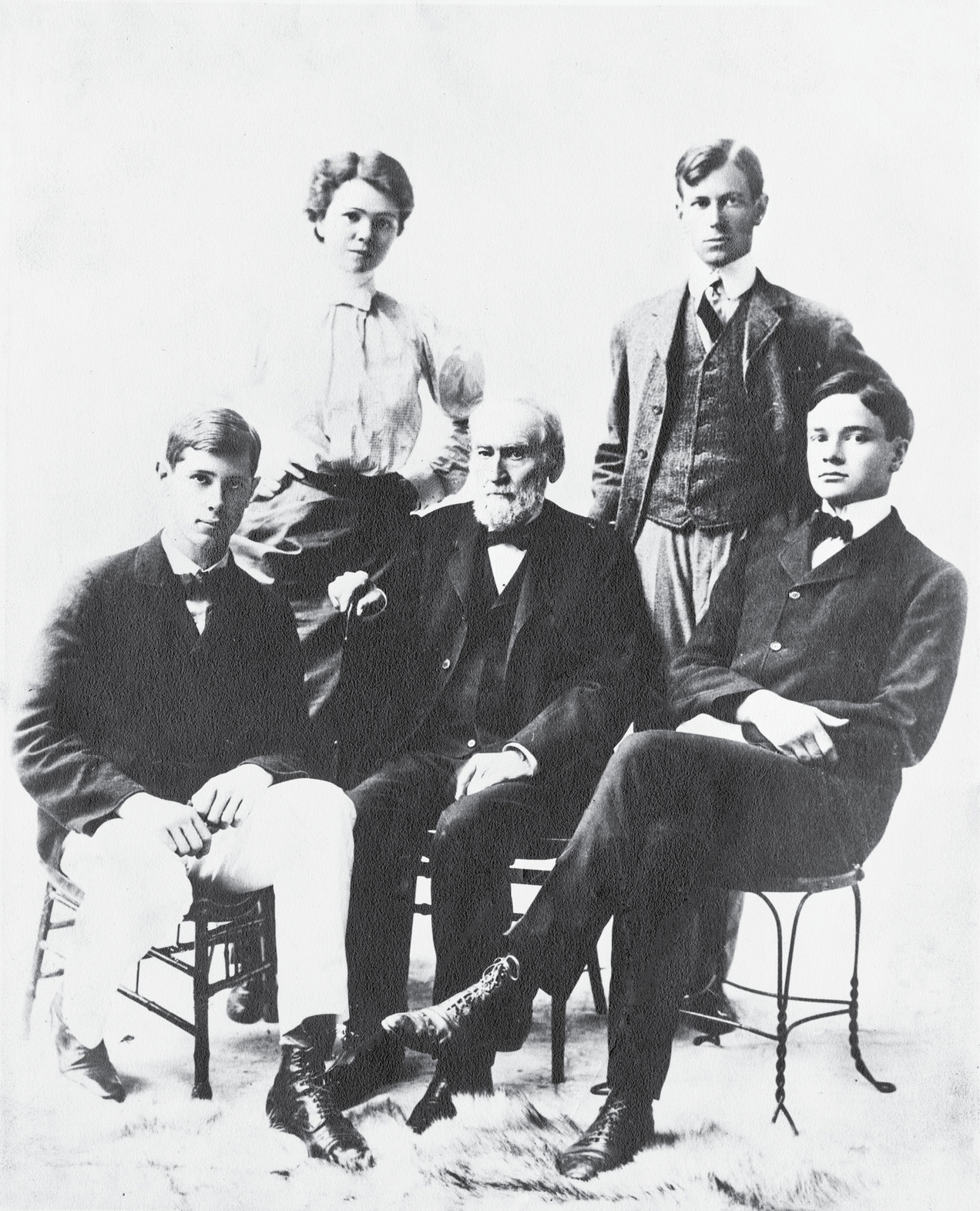 Joe Medill, founder of the  Chicago Tribune , one of the original “Lincoln men,” with his grandchildren: ( clockwise ) Eleanor “Cissy” Patterson; Medill McCormick; Joseph Medill Patterson; Robert R. “Bertie” McCormick.