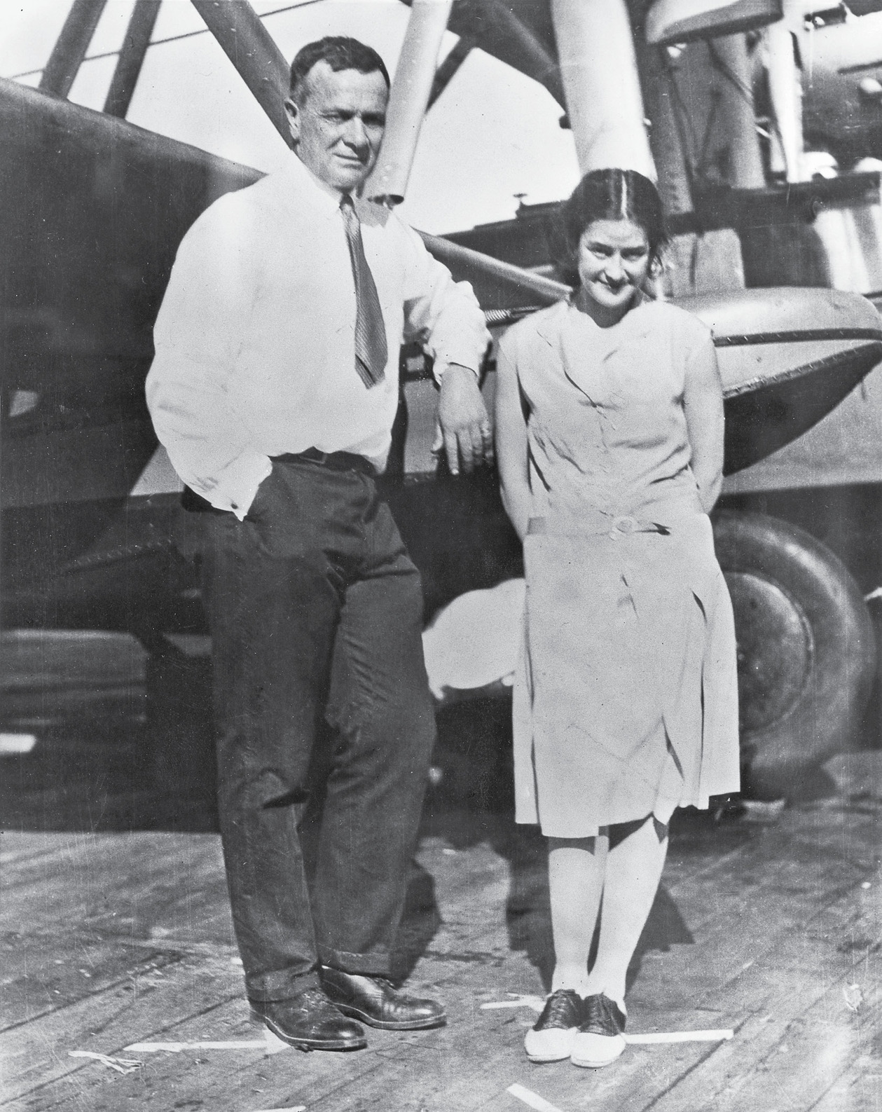 Father and daughter, with Patterson’s amphibious flying boat  Liberty , before their 1929 “air-cruise” to the Caribbean.