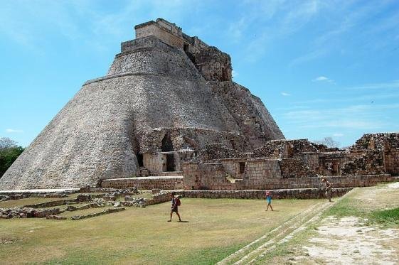 File:0073 Uxmal.JPG