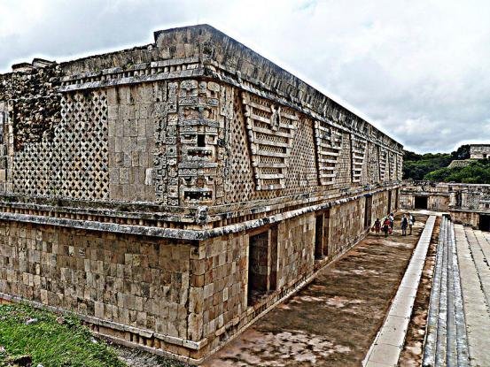 File:Uxmal, Nunnery Quadrangle, East Building.jpg