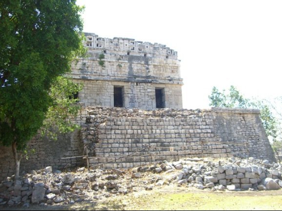 File:Chichen-Itza-Red-House.jpg