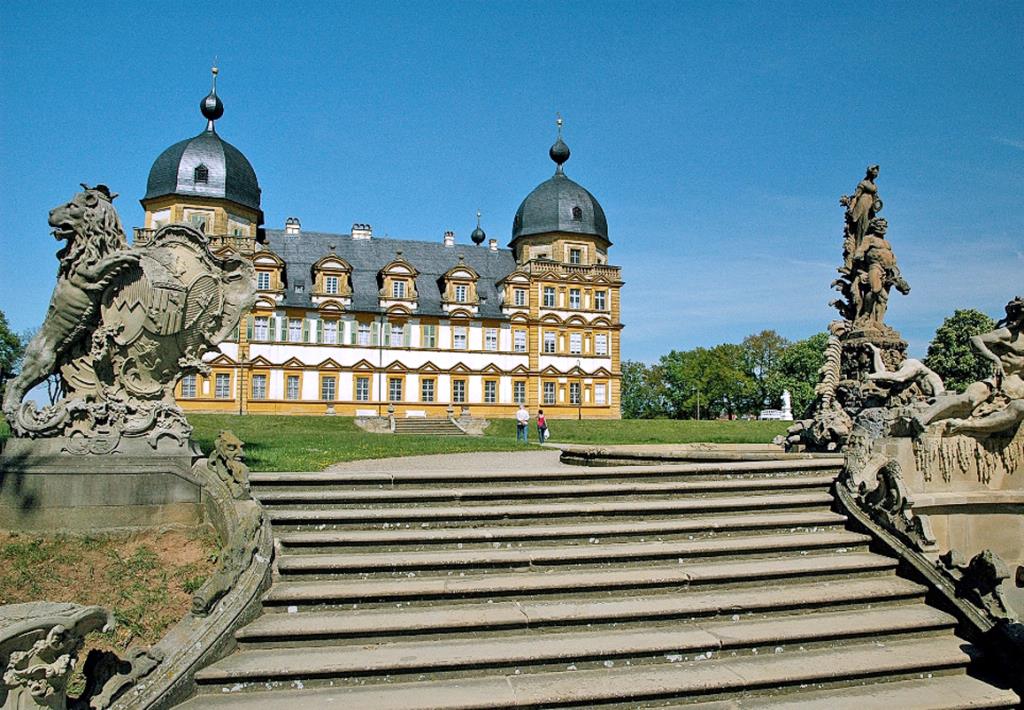 Schloss Seehof – Barock wie aus dem Bilderbuch