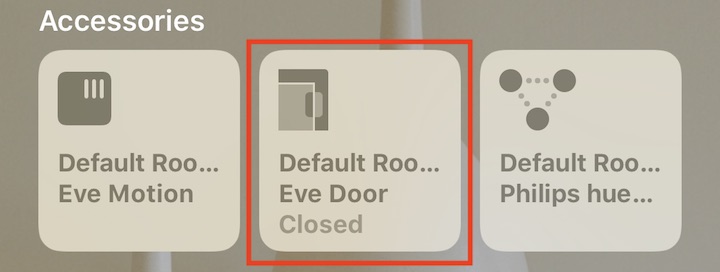 Figure 40: The accessory button for the Eve Door & Window reflects whether it reads as open or closed.