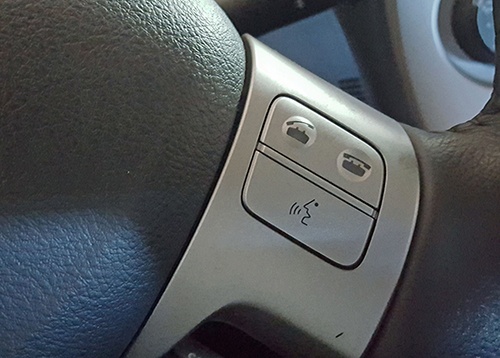 The push-to-talk button in the Toyota Matrix (photo by author)