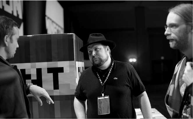 06markus_carl_minecon-desat.jpg