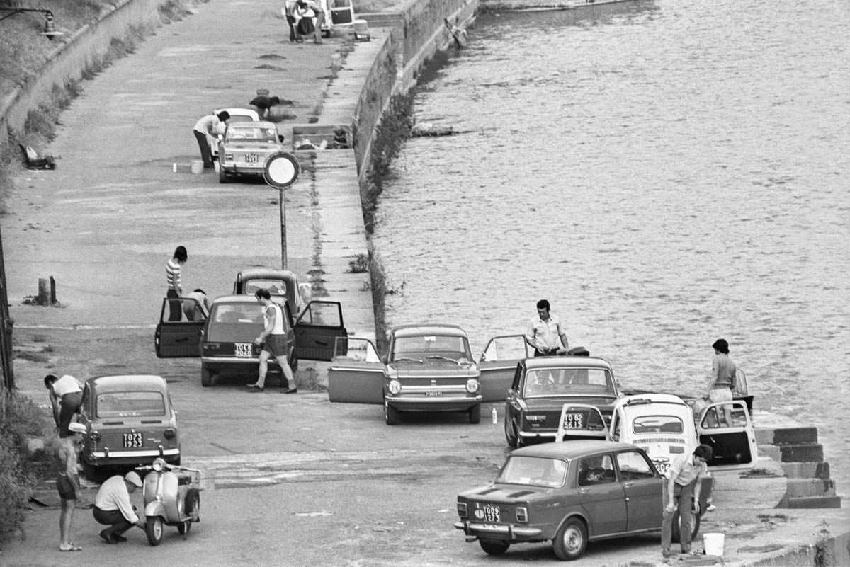 DOMENICA MATTINA SUL LUNGO PO ARMANDO DIAZ, TORINO, 1972.