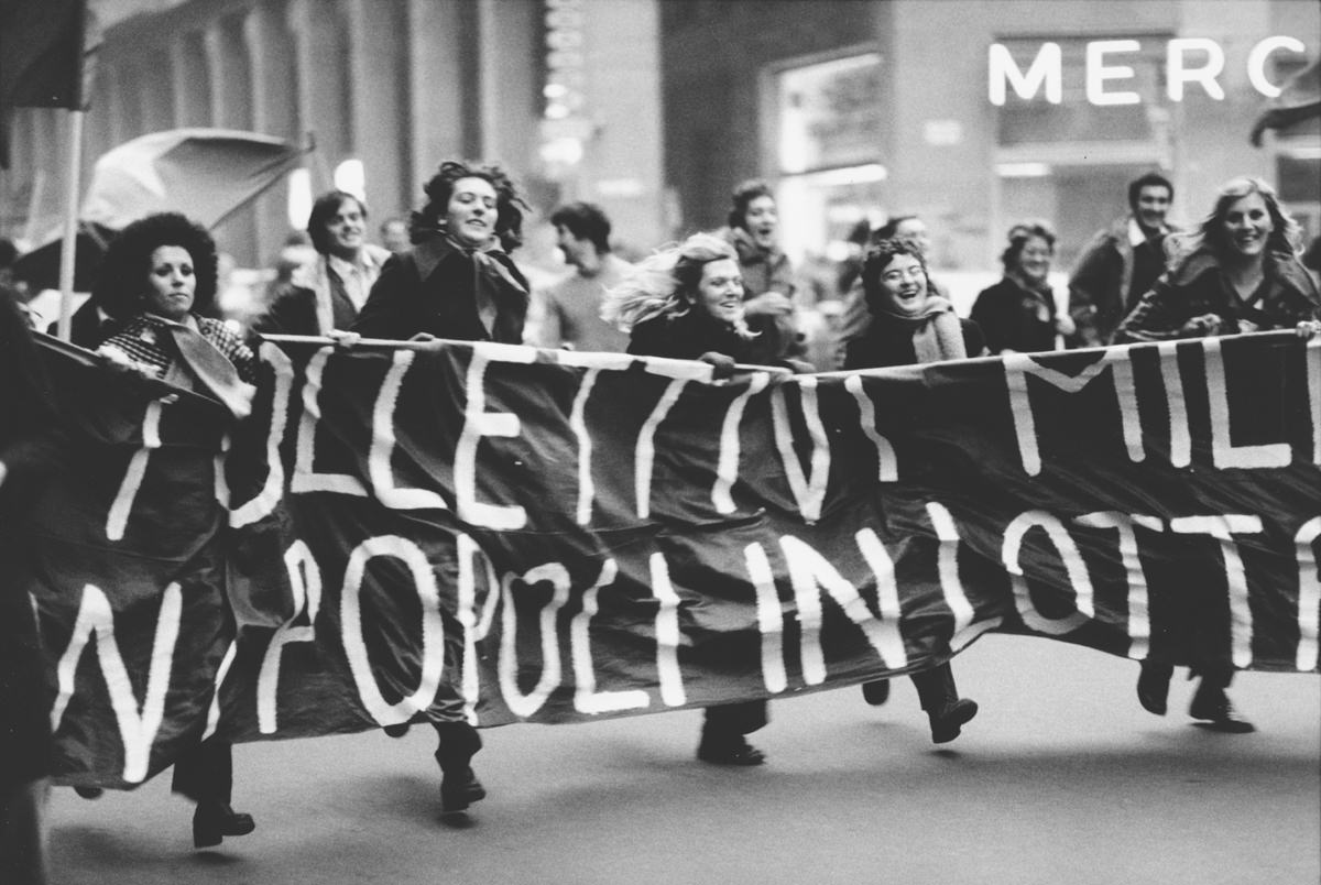 MANIFESTAZIONE NAZIONALE CONTRO LA GUERRA IN VIETNAM, BOLOGNA, NOVEMBRE 1972.