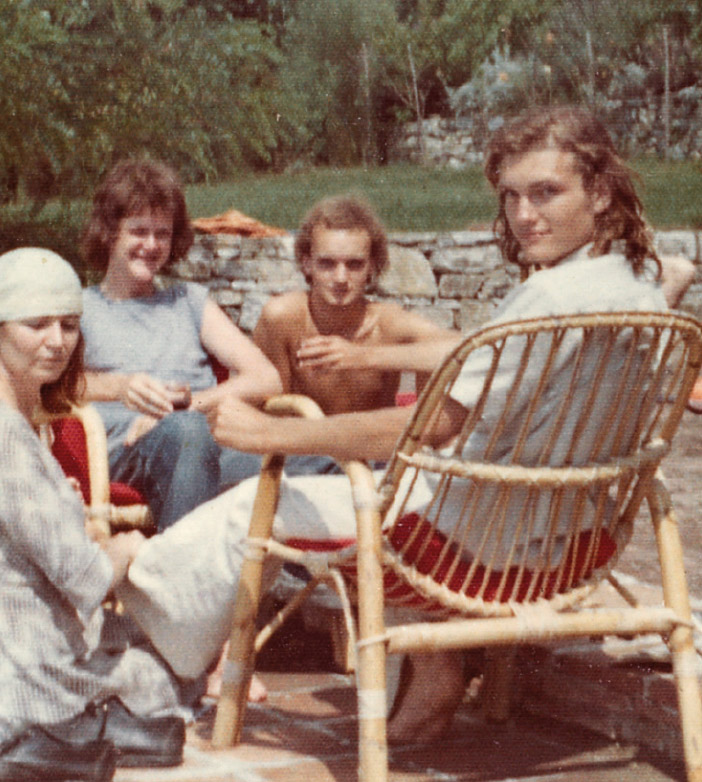 Edna O’Brien, Craig, NC, John staying with Sonia Melchett, Tuscany. Edna is massaging John’s foot.