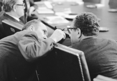 Scowcroft confers with Kissinger during a meeting on the seizure of the SS Mayaguez (May 14, 1975). COURTESY GERALD R. FORD PRESIDENTIAL LIBRARY