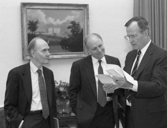 With President Bush and Secretary of Defense Dick Cheney in the Oval Office (April 19, 1989) GEORGE BUSH PRESIDENTIAL LIBRARY AND MUSEUM