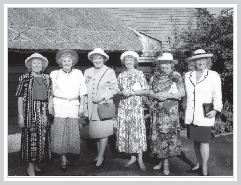 The Jarman sisters, 1995 (from left to right) Joan, Anne, Kath, Sheila, Mary and Pat.