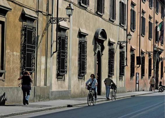 San_Marco_Streetlife_3_Florence_EC.jpg