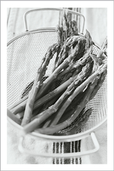 Asparagus in a colander