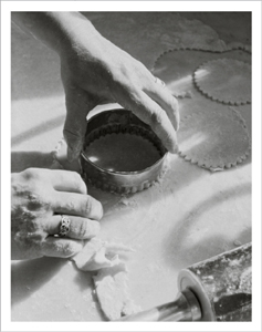 Cutting out empanada dough