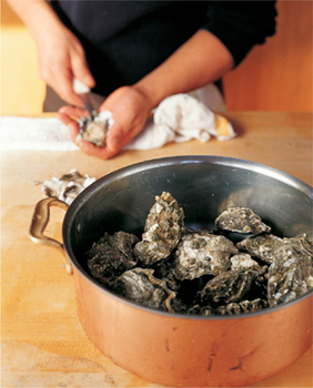 Oysters in a pan