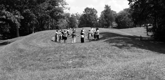 4-44 Serpent Mound New Age Crowd 8-11-09