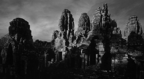 10390-04_Bayon_bw_TRAV_opt.png