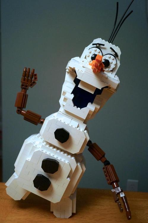 Joe Meno’s Olaf model pays homage to the popular Disney movie Frozen. Photo credit: Joe Meno.