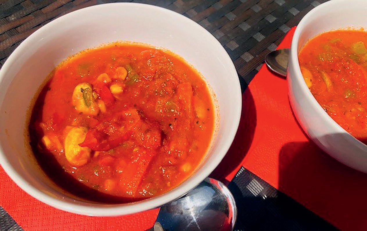 Photo displaying health-enhancing vegetable chili in a bowl.