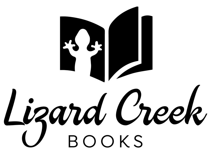 Das Lizard Creek Logo: Der weiß ausgelassene Teil einer Echse auf einem schwarzen aufgeschlagenem Buch. Darunter der Schriftzug Lizard Creek Books.